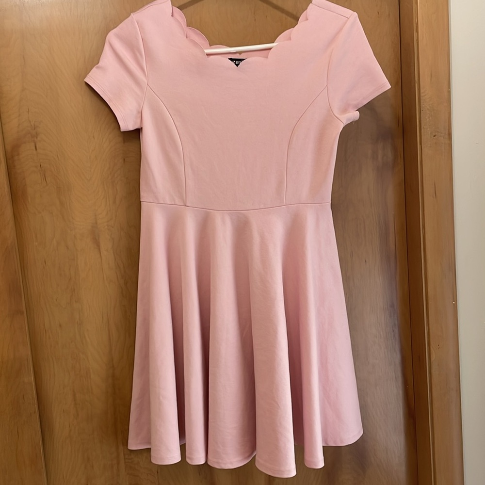 Zunie Pink Scalloped Short Sleeve Dress size 14